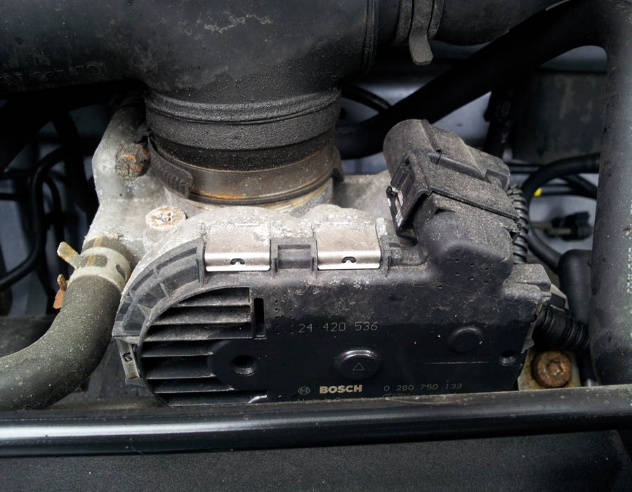 Vauxhall Corsa Design throttle-body